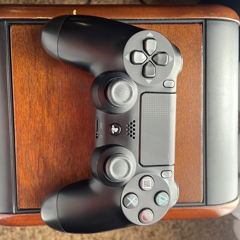 Black ps4 controller